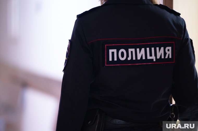 Полиция Сургута проводит проверку по факту домогательств мужчины до школьниц