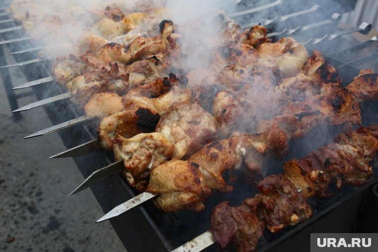 Шашлык на фудкорте в День города оказался вкуснее блюд, подаваемых в ресторанах Салехарда