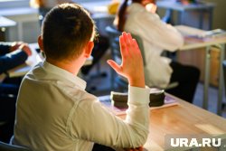 Студентов, завершивших третий курс, допустят к преподаванию в школах