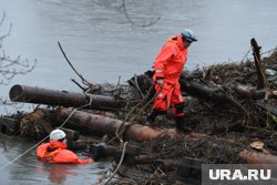 Продолжаются поиски еще двоих людей