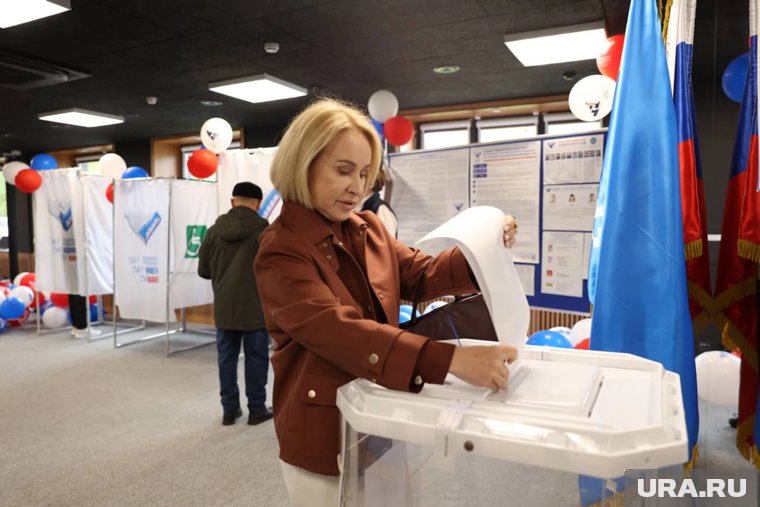 Глава Муравленко Елена Молдован проголосовала на выборах 