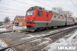 Два человека погибли при столкновении поезда и машины