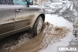 В период распутицы жители не могу проехать к своим домам