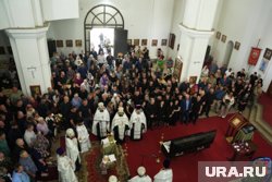 Церемония прощания с Манолисом Пилавовым пошла 5 июля в центре Луганска