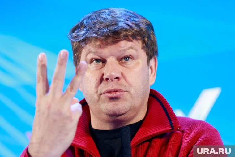 Губерниев призвал футболистов питаться дома из-за частых стычек в кафе