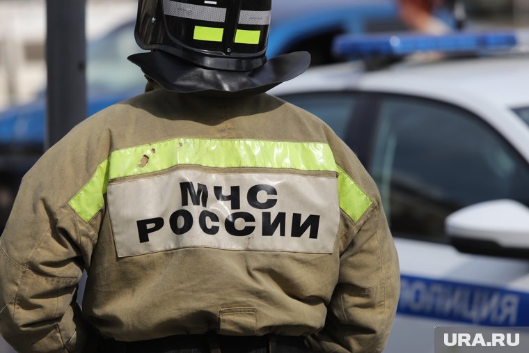 На месте ДТП с цистерной с аммиаком работают челябинские сотрудники экстренных служб
