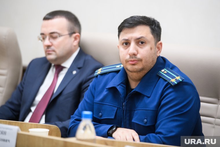 Председатель счетной палаты Александр Гетманчук, зампрокурора Артем Варданян