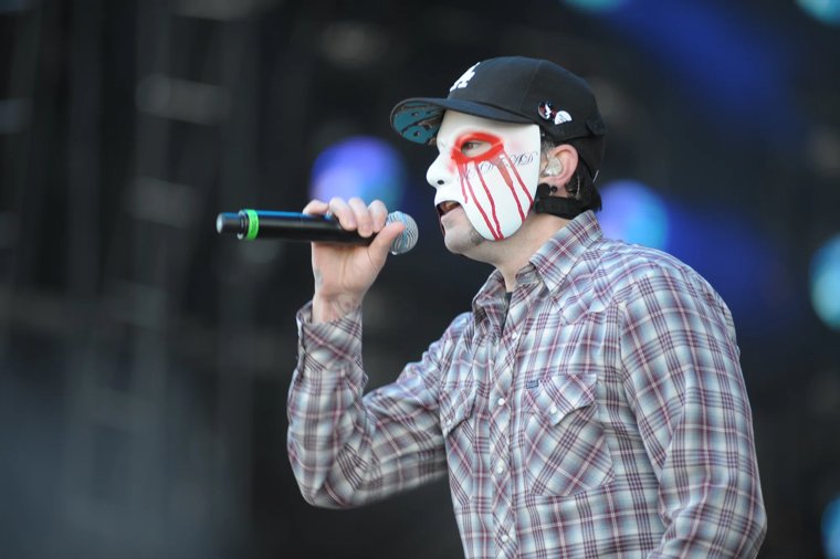 На церемонии Rock on Request Awards Hollywood Undead была признана лучшей кранк-рэп-рок-группой