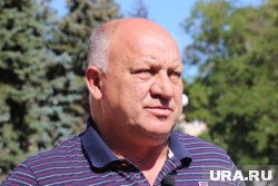 Брусакова обвиняют в превышении должностных полномочий