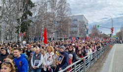 Тысячи жителей Югры вышли на акцию «Бессмертный полк»