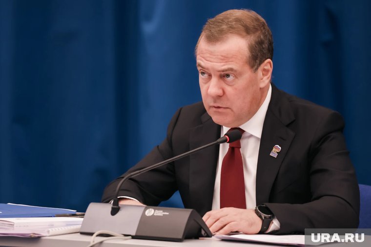 Медведев осудил двойную политику Вашингтона после убийства Кирка