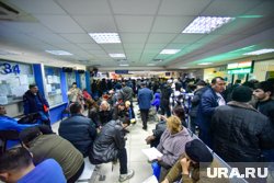 По словам Кириленко, мигранты начали регистрироваться из-за массовых облав