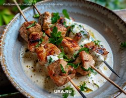 Сочный шашлык, который получается особенно мягким благодаря маринаду на кефире