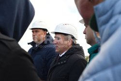 Александр Моор посетил строительную площадку концертного зала в Тобольске