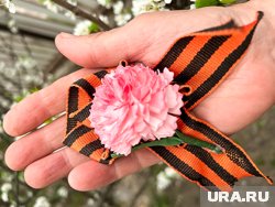 На Тавде прошел водный парад Бессмертного полка