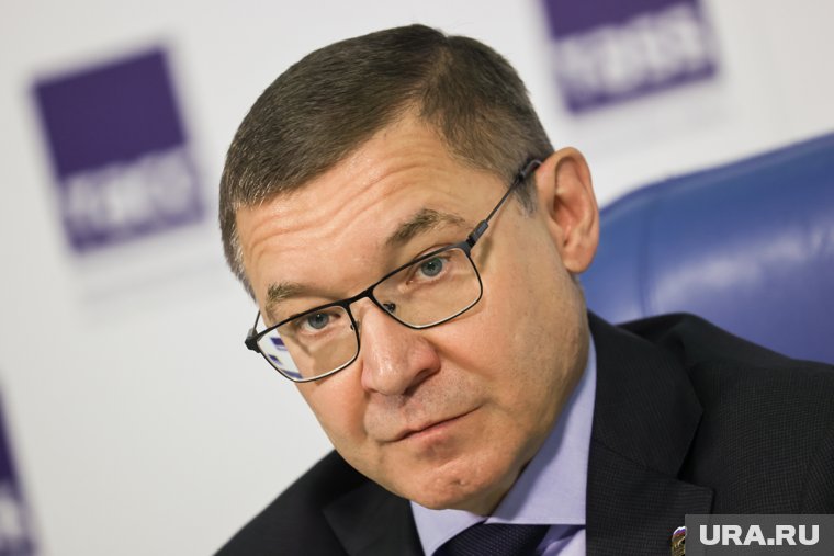 Владимир Якушев принял участие в акции «Елка желаний»
