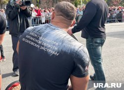 В Кургане на Дне города выявили самого сильного человека 