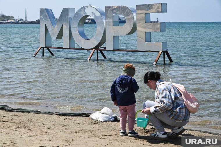 В результате крушения двух танкеров в Черном море 15 декабря 2024 года несколько тонн мазута оказалось в воде