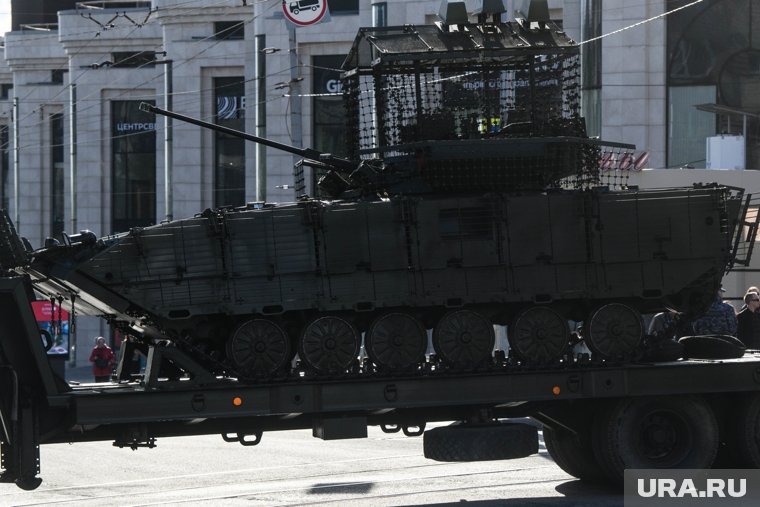 Россия должна предлагать широкий спектр услуг, а не только конкретную технику, считает президент