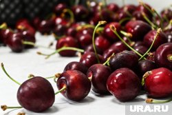 Черешню начали привозить и из России 