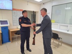 Дмитрий Фролов передал Росгвардии свое охотничье ружье