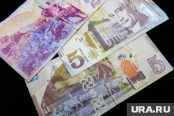 Ответчику придется расплачиваться за долг в рублях и валюте