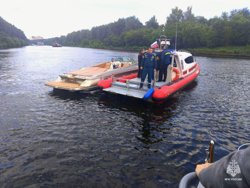 «Ребенка унесло течением»: что известно о падении мальчика в воду после столкновения катера с судном в Химках