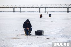 Несколько сотен рыбаков застряли на отколовшейся льдине в Охотском море