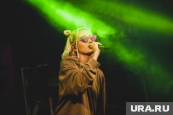 Клава Кока потратила на смену образа 11 часов, но на следующий день избавилась от него