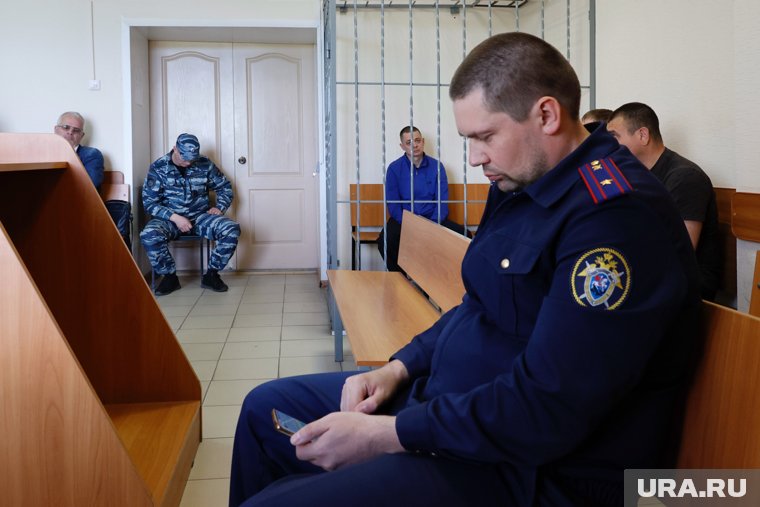 Обвинение настаивает, что Порядин превысил полномочия при задержании водителя
