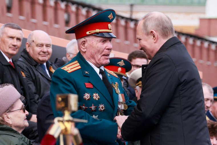Президент России Владимир Путин поздравил тобольского ветерана Ивана Лыткина с Днем Победы