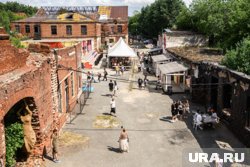 Вход на территорию завода в этом году стал платным