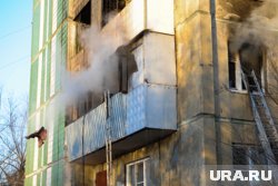 Огонем были охвачены балконы на первом и втором этажах