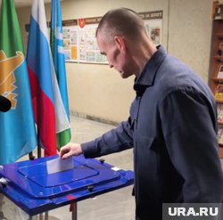 Глава Сургутского района ХМАО Андрей Трубецкой проголосовал на выборах мэра Барсово