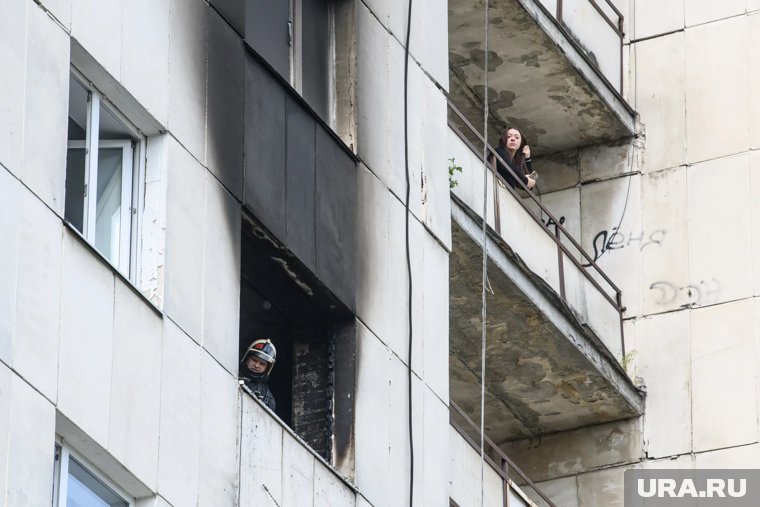 Пожарные эвакуировали 10 человек, пострадавших нет