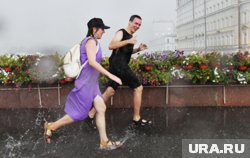 Жители Москвы, несмотря на неудобства, сохраняют оптимизм, ожидая возвращения теплой погоды