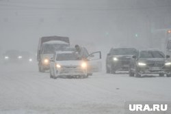 Непогода парализовала движение на нескольких трассах в ЯНАО