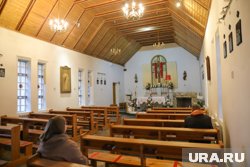 В книге содержатся основные принципы и правила жизни монастырей