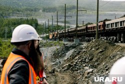 Посторонние предметы на рельсах создают опасность для поездов (архивное фото) 