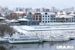 Комплекс располагается на левом берегу Туры 