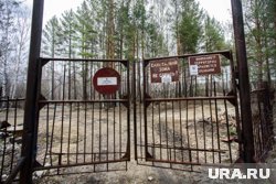 Границы первого пояса зоны санитарной охраны установлены в 30 м от скважин водозабора