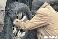 Шины начали менять в Тюмени в преддверии первого снега 