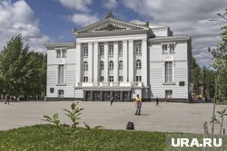 Билеты на премьеру, естественно, были полностью проданы заранее
