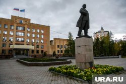 До момента избрания нового председателя заседание будет вести Виктор Казарин