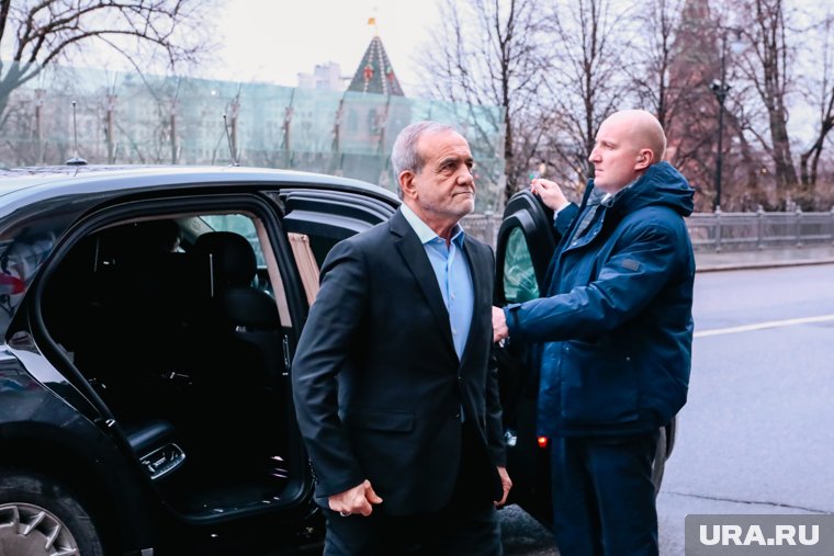 Всего пять месяцев назад президент Ирана Масуд Пезешкиан был с официальным визитом в Москве