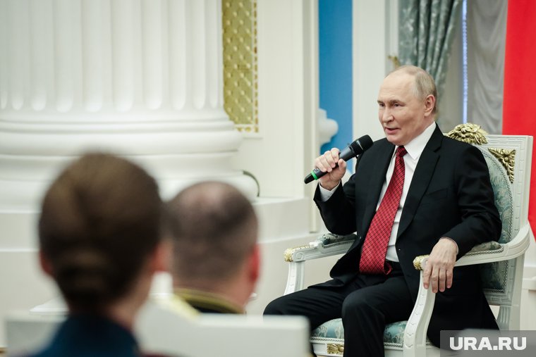 Президент РФ Владимир Путин встретился с участниками программы «Время героев»