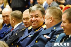 Генерал Францишко (на фото в центре) получил продление полномочий руководителя СУ СК