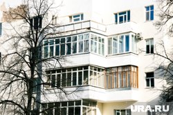 Парень выпал с девятого этажа и не разбился на смерть