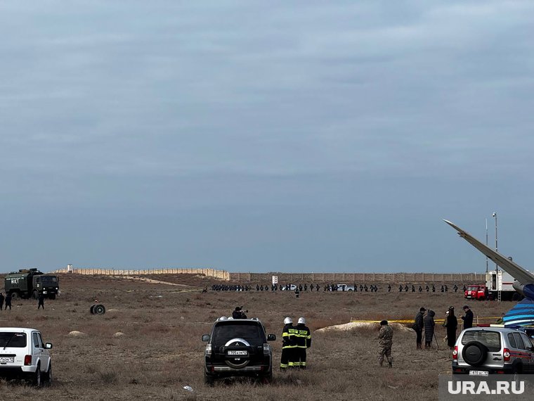 Пассажиры помогали друг другу в первые минуты после крушения самолета, пока не прибыли силы МЧС