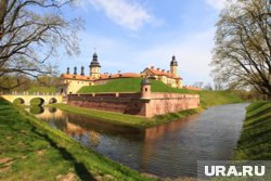 В Несвижский замок можно приезжать в любое время года, он не теряет своей привлекательности ни зимой, ни летом